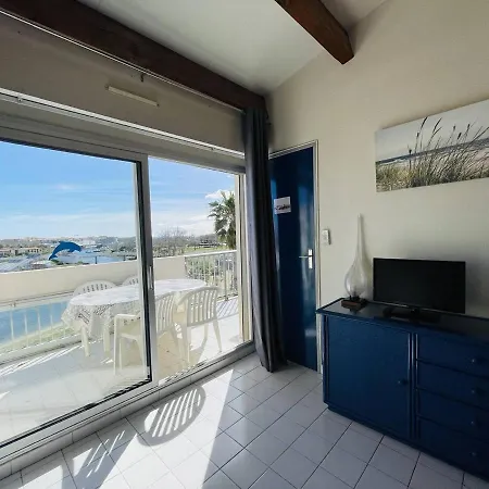Proche Richelieu Avec Piscine, Clim Et Parking - Fr-1-723-14